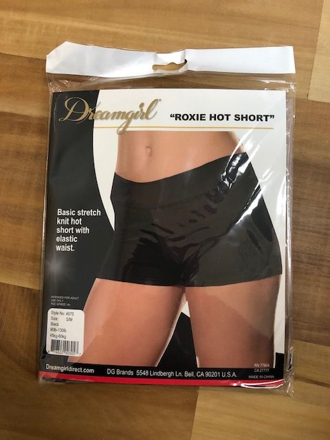 DG4575 - Hot shorts