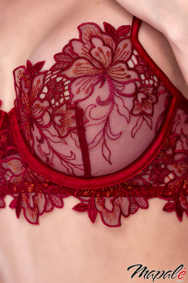 MA80029 - Embroidered 2PC